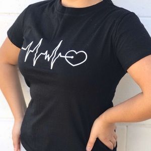 Heart beat black tee